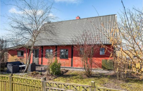 2 Bedroom Awesome Home In Østermarie in Østermarie